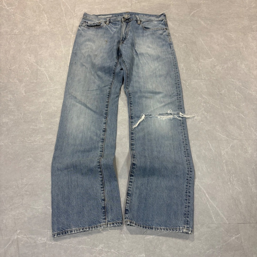 Gap 1969 Standard Fit Light Wash Distressed Straight Leg Jeans Blue 33x34